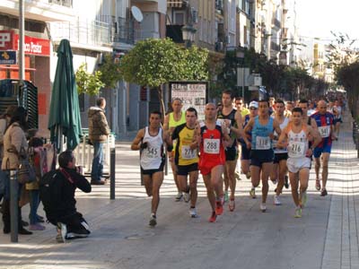 EL MARROQUÍ BRAHIM BOUALLA GANA EL XXI MEDIO MARATON VILLA DE PUENTE GENIL 1
