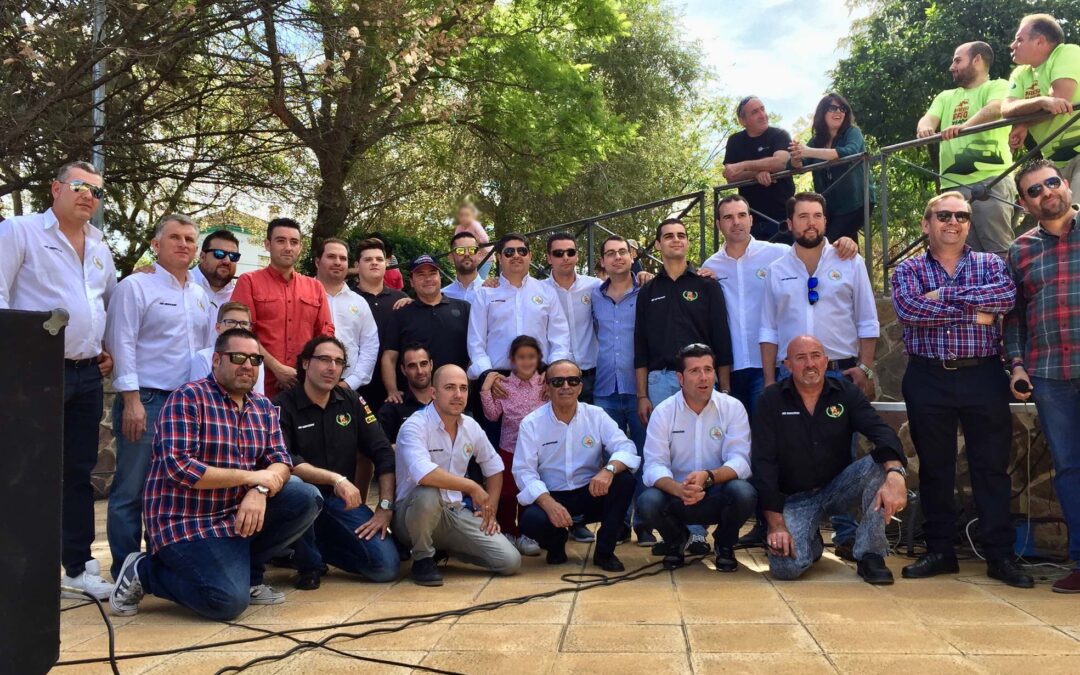 Miembros del club organizador del evento automovilístico