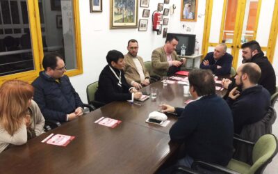 Una mesa redonda analiza las dificultades de acceso al empleo de determinados grupos de población