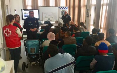 La Policía Local imparte un taller formativo de Seguridad Vial a personas inmigrantes