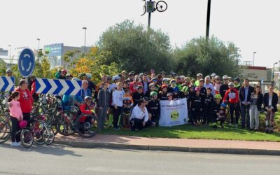 Una concentración recuerda a los ciclistas víctimas de accidentes de tráfico