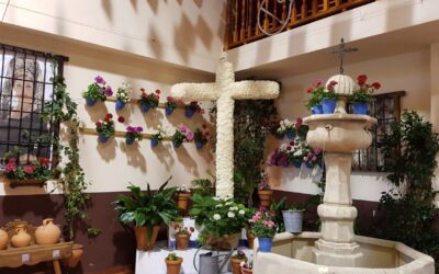 La Cruz de la Cofradía de la Santa Cena gana el concurso de Cruces de Mayo 2019