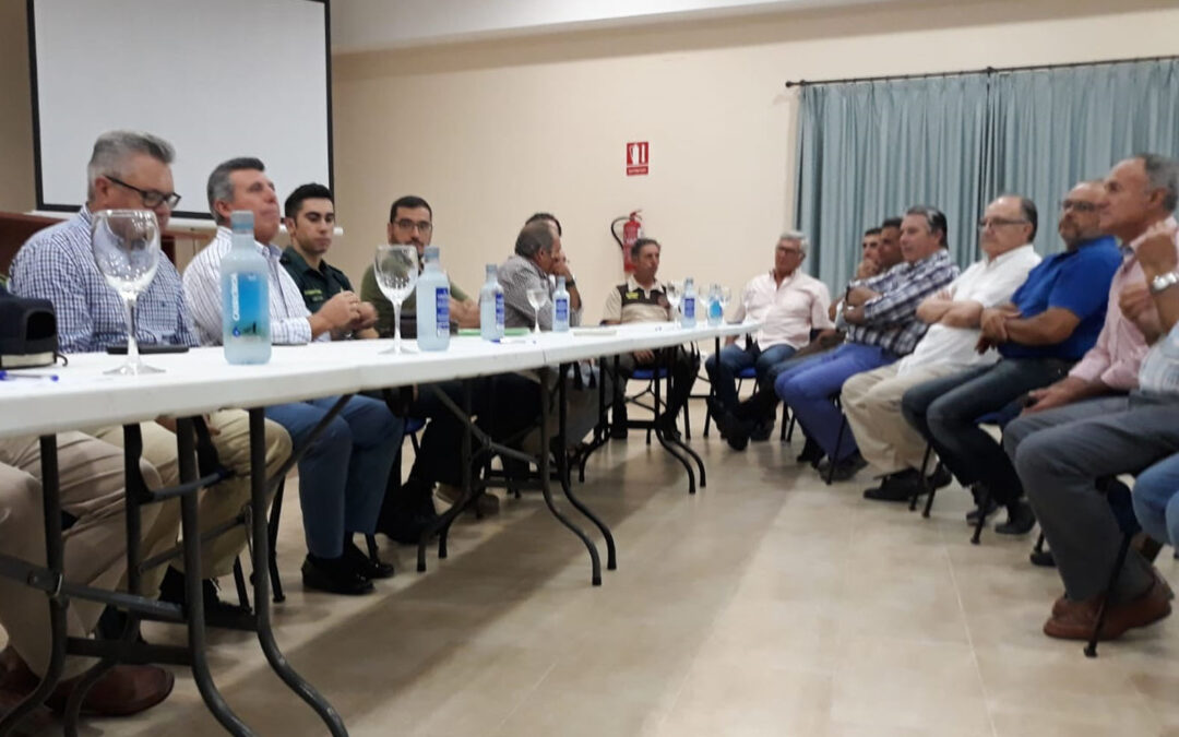 Reunión en la cooperativa La Pontanense