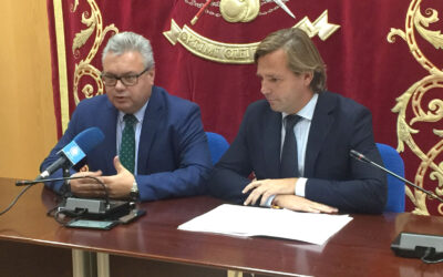 El alcalde expone al delegado de la Junta las prioridades y necesidades de la ciudad