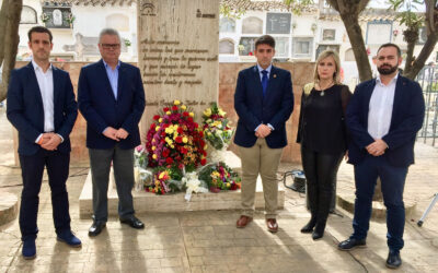 Acto institucional ante el monumento a la Memoria Histórica