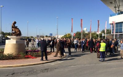 Inaugurado el monumento que recuerda a la mujer membrillera