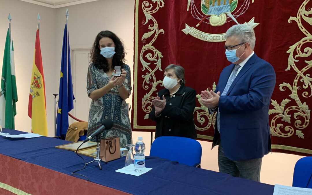 Laura Triviño recibe la Mención de Honor