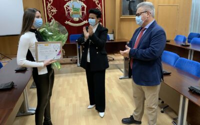 Reconocimiento a Nerea Soto en el Día del Pueblo Gitano Andaluz