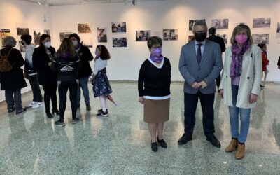 Una exposición fotográfica muestra oficios y profesiones de las mujeres del municipio y sus aldeas