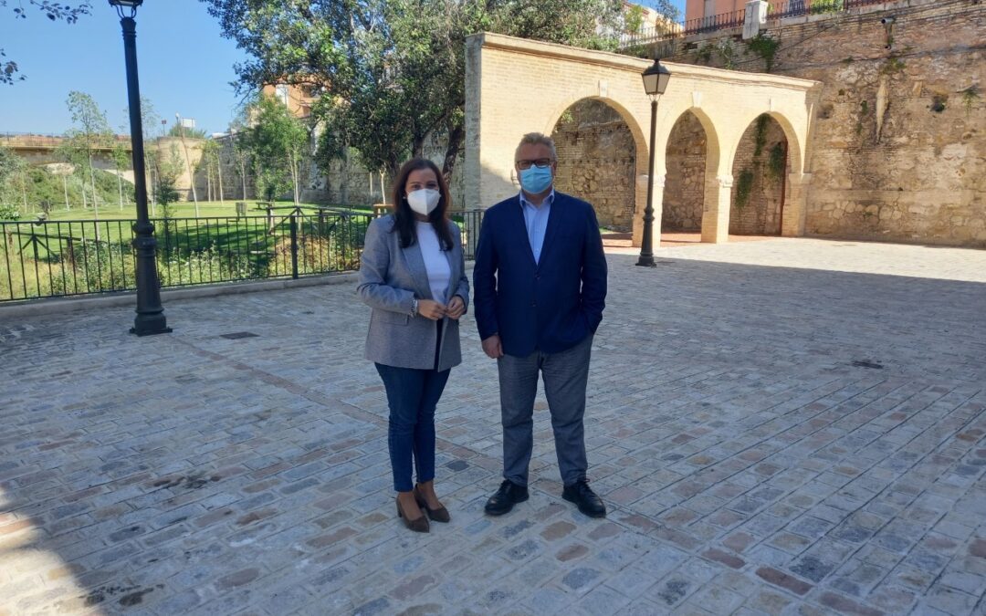 Esteban Morales y Ana Carrillo en La Alianza