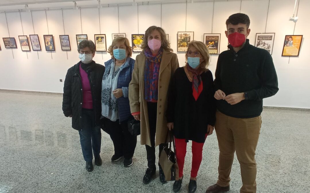 Inaugurada la exposición de carteles de la Cata del Membrillo en la Biblioteca Ricardo Molina 1