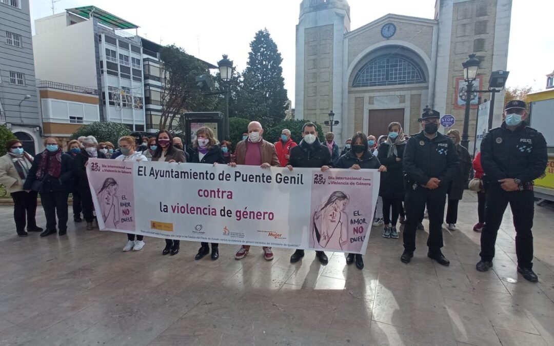 Concentración y silencio por las víctimas de la violencia de género 1