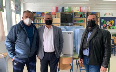 El Ayuntamiento culmina la entrega de purificadores HEPA con el reparto de 140 unidades a los colegios de Puente Genil y aldeas