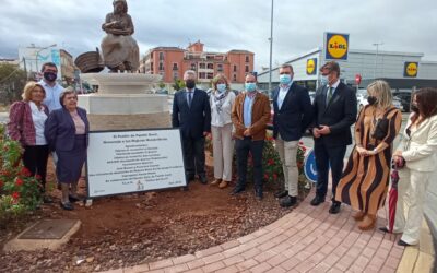 Puente Genil rinde homenaje a las mujeres membrilleras con la colocación de una placa conmemorativa