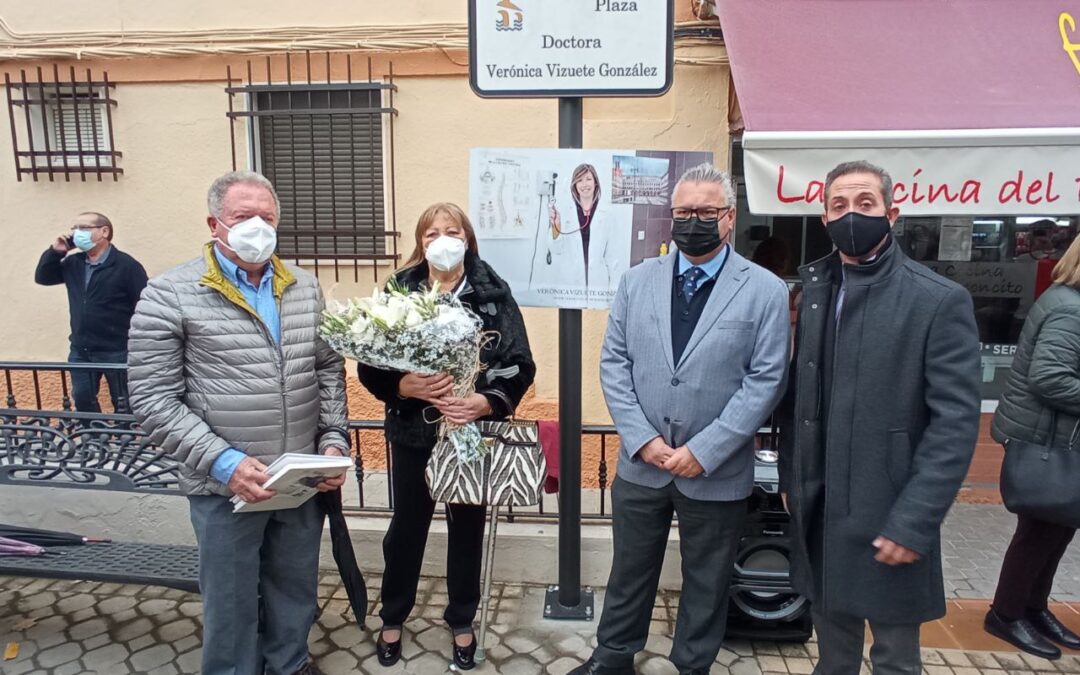 Rotulada una plaza en Puente Genil con el nombre de Doctora Véronica Vizuete González 1