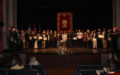 El Ayuntamiento reconoce a personas, colectivos y empresas que destacaron en los difíciles momentos de la pandemia
