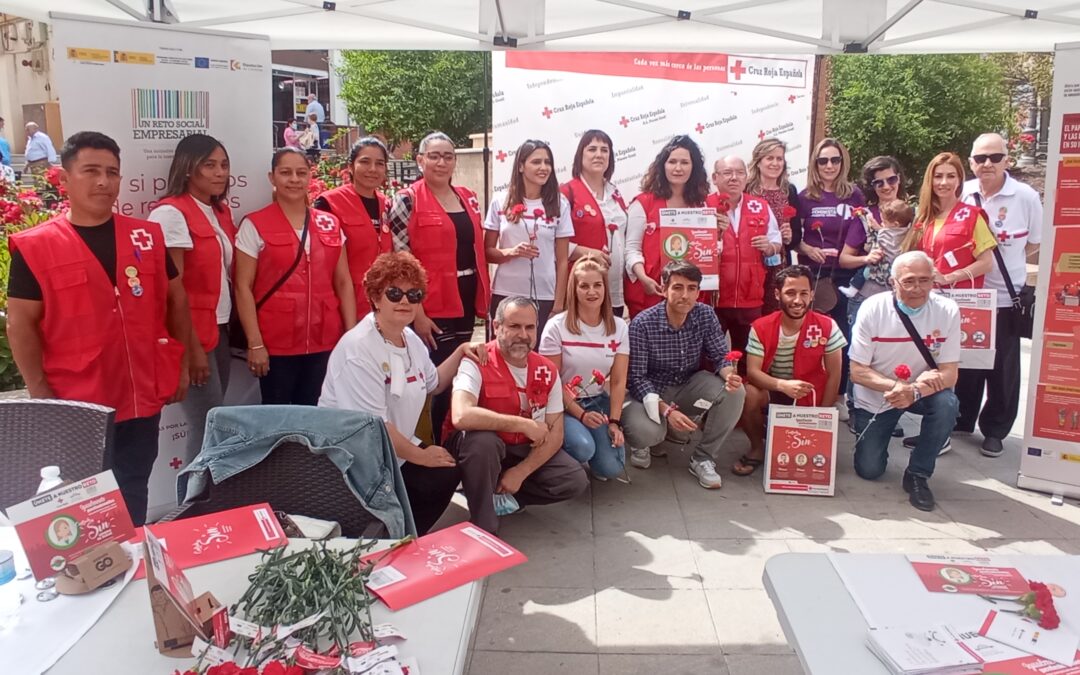 La Asamblea Local de Cruz Roja celebra la III edición de “Clavel por la igualdad” 1