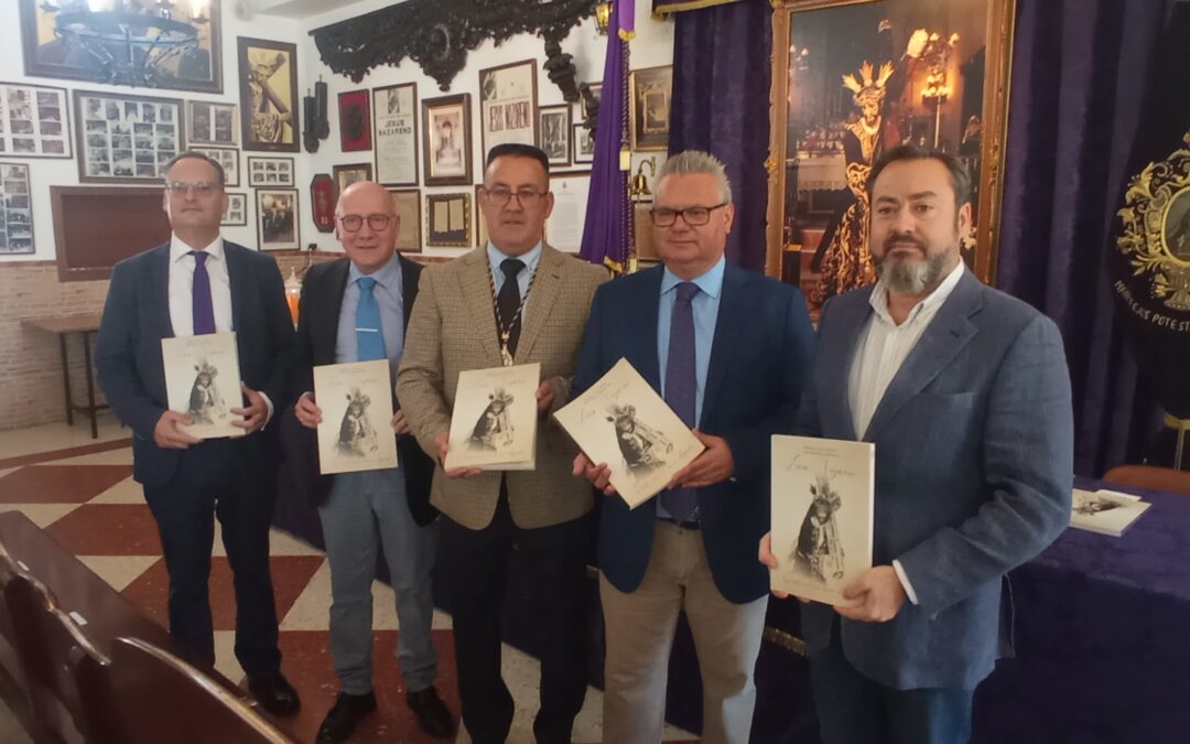 La Cofradía de Jesús Nazareno presenta su libro con motivo del 400 aniversario de la llegada del Terrible a Puente Genil 1