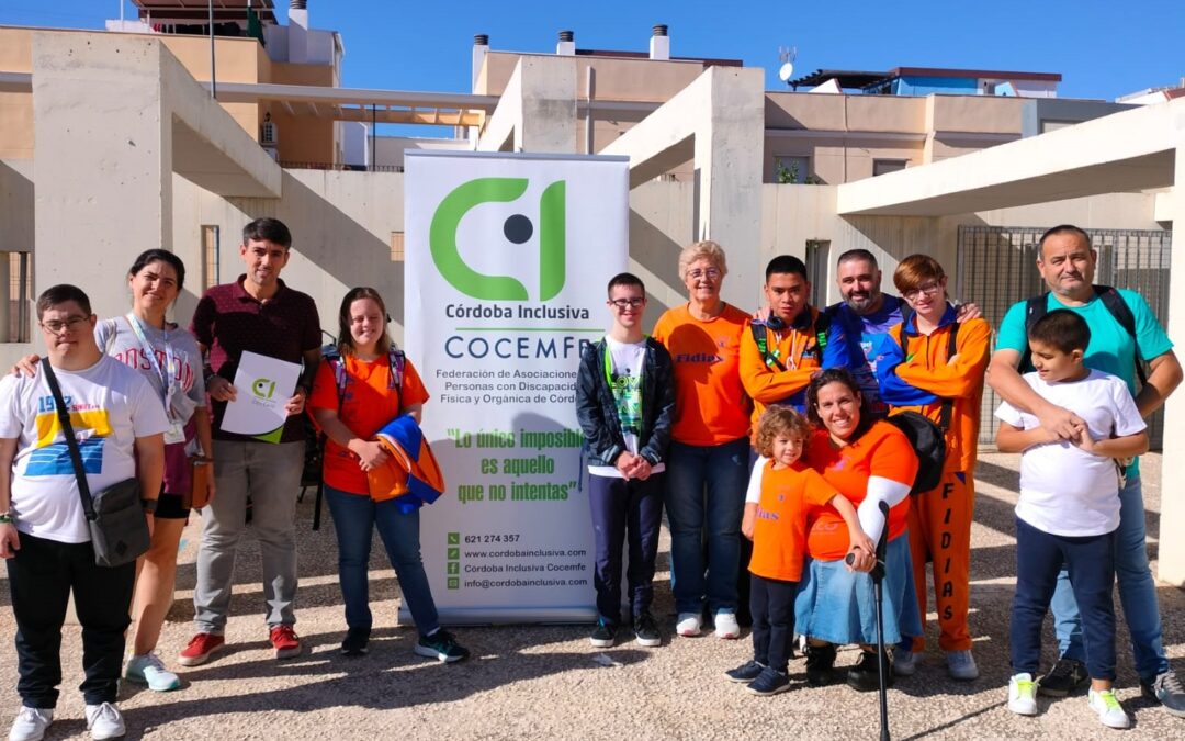 La piscina cubierta acoge una actividad de concienciación del deporte adaptado en personas con discapacidad 1