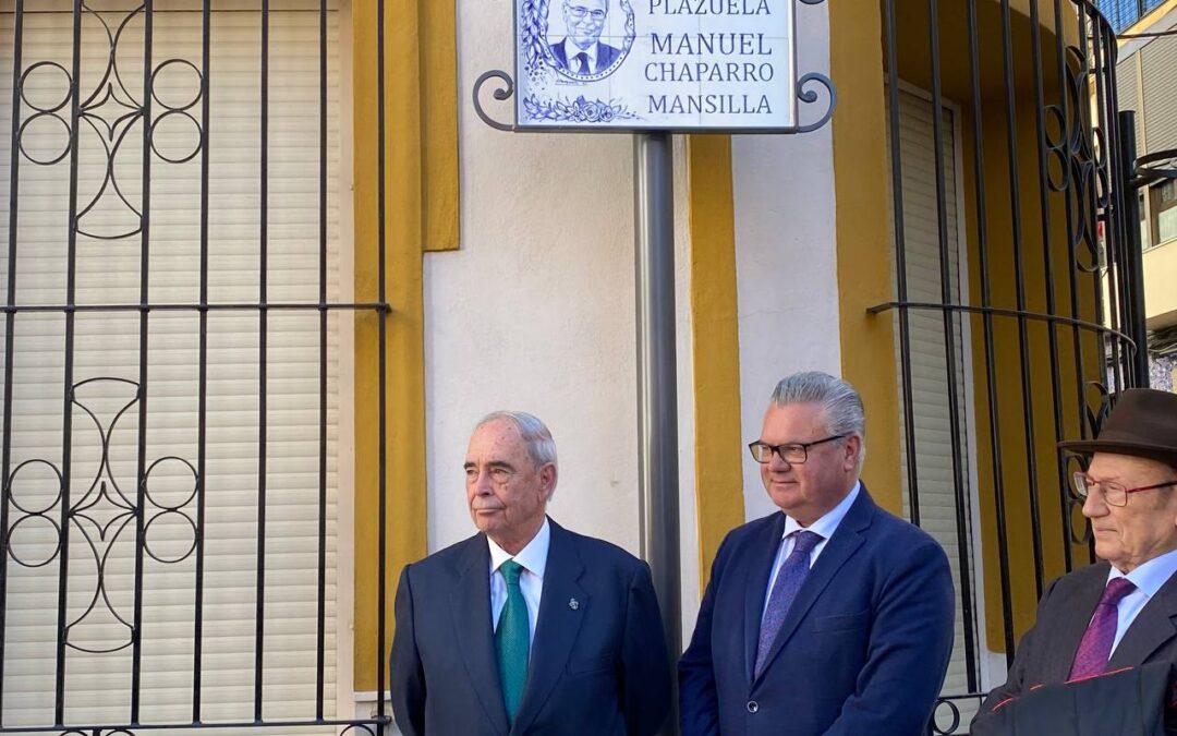 Acto protocolario de rotulación de la plaza dedicada a Manuel Chaparro Mansilla