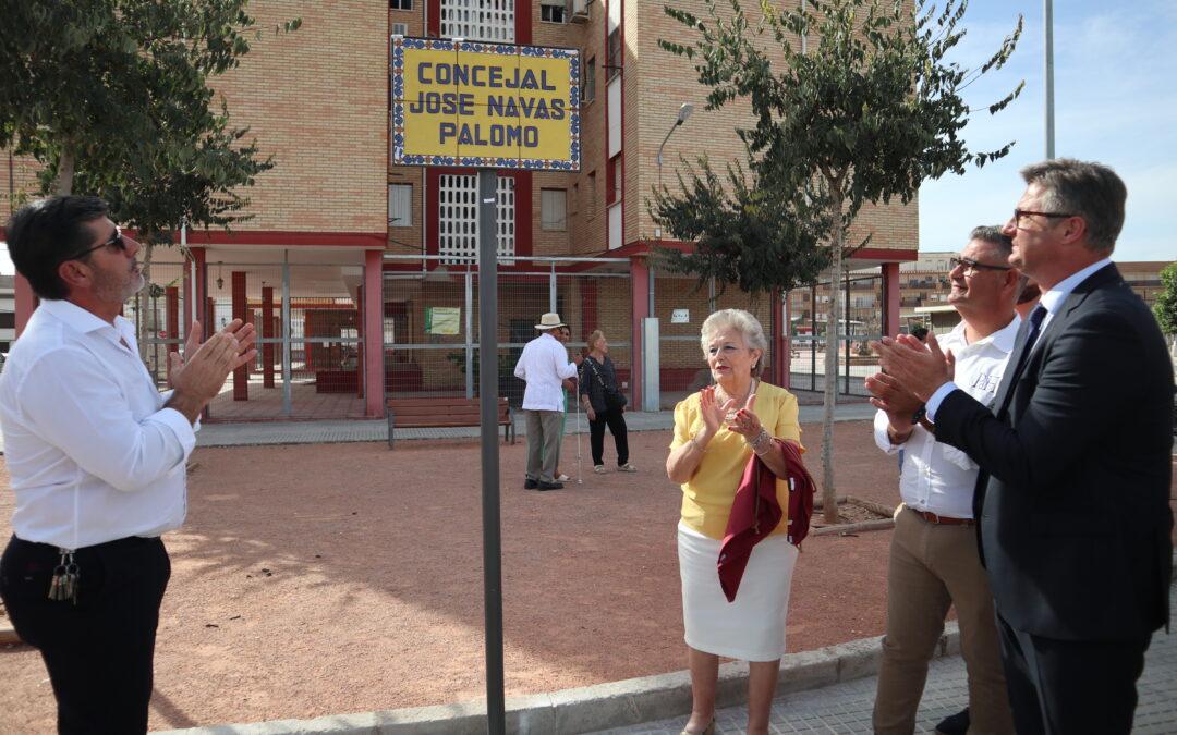 El Ayuntamiento rotula una calle en recuerdo al concejal José Navas Palomo 1