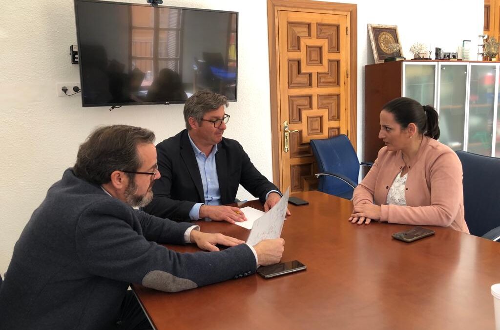 Velasco traslada a Fomento varias propuestas para mejorar la seguridad de la carretera A-318 1